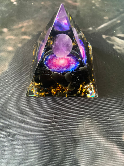Natural Orgone pyramid with obsidian and amethyst 5cm