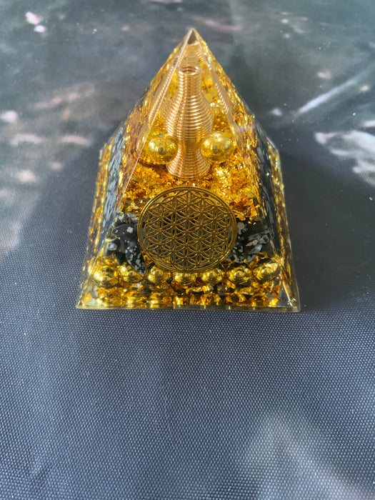 Natural Orgone Pyramid with Obsidian 5cm