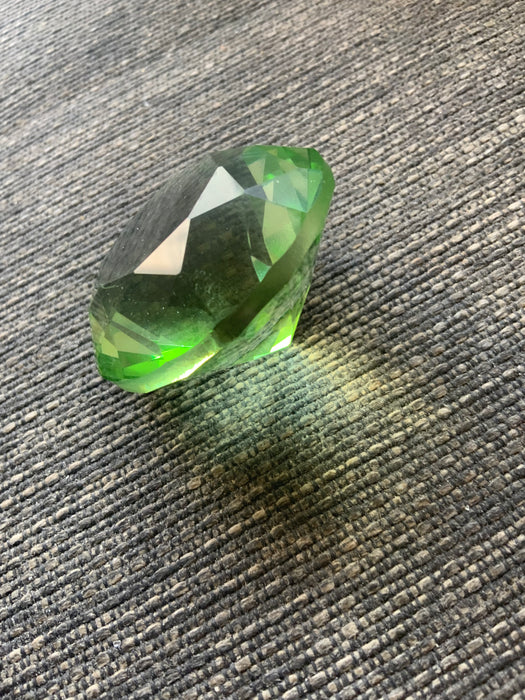 4cm Natural Light Green Diamond